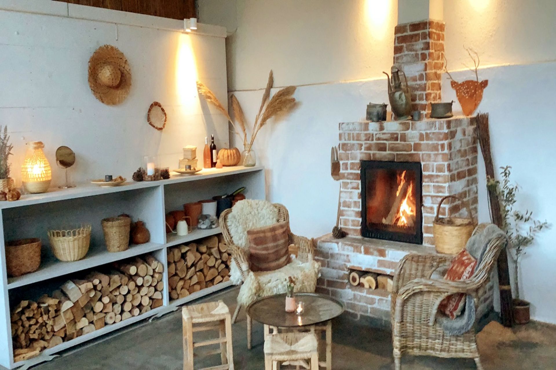 <h1>Attalos Restaurant Cafe</h1>
